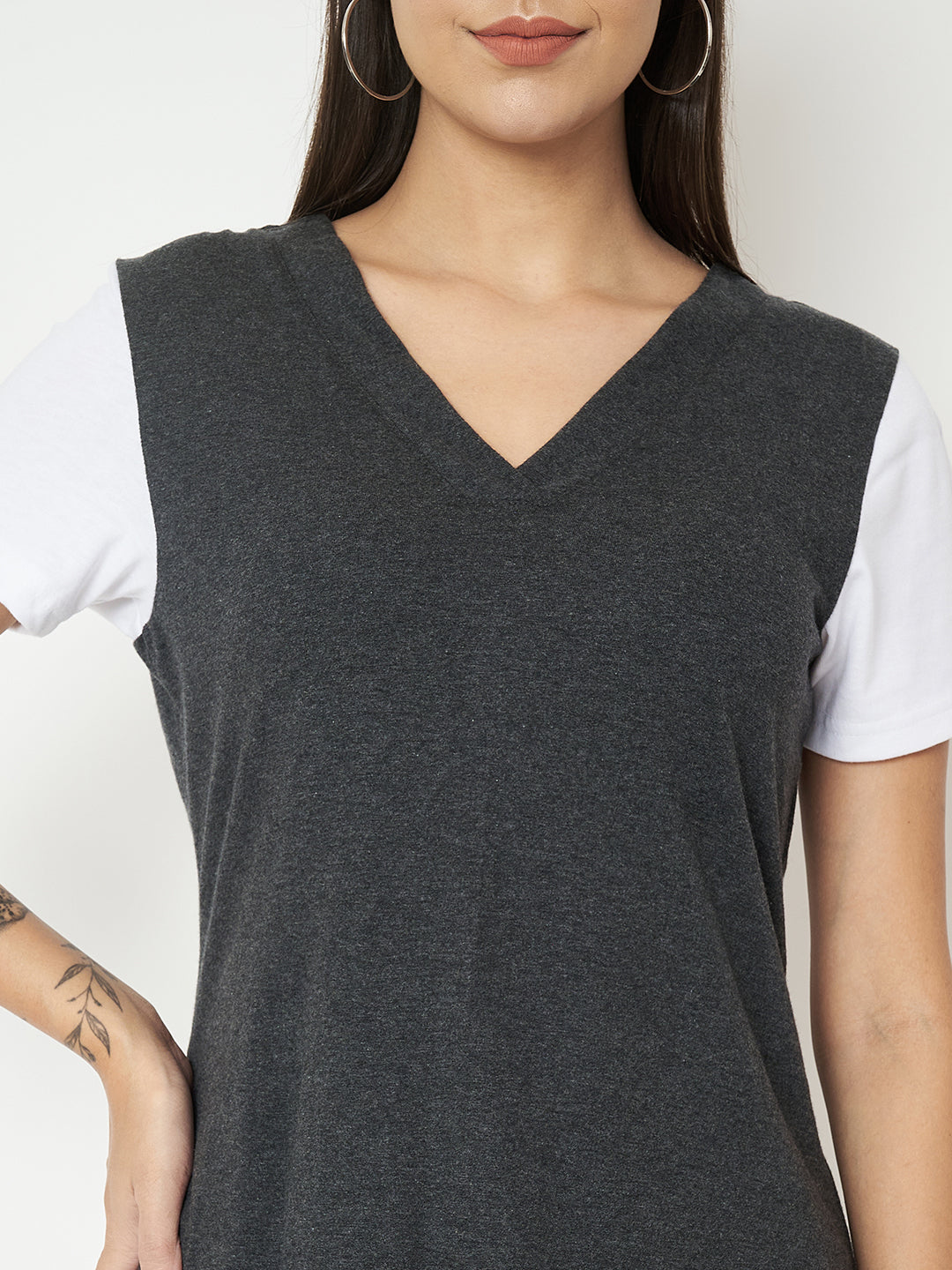 BRINNS Women Solid V-Neck Pure Cotton T-shirt