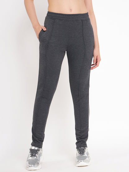 Women Mid-Rise Knitted Sports Track Pant with Pockets