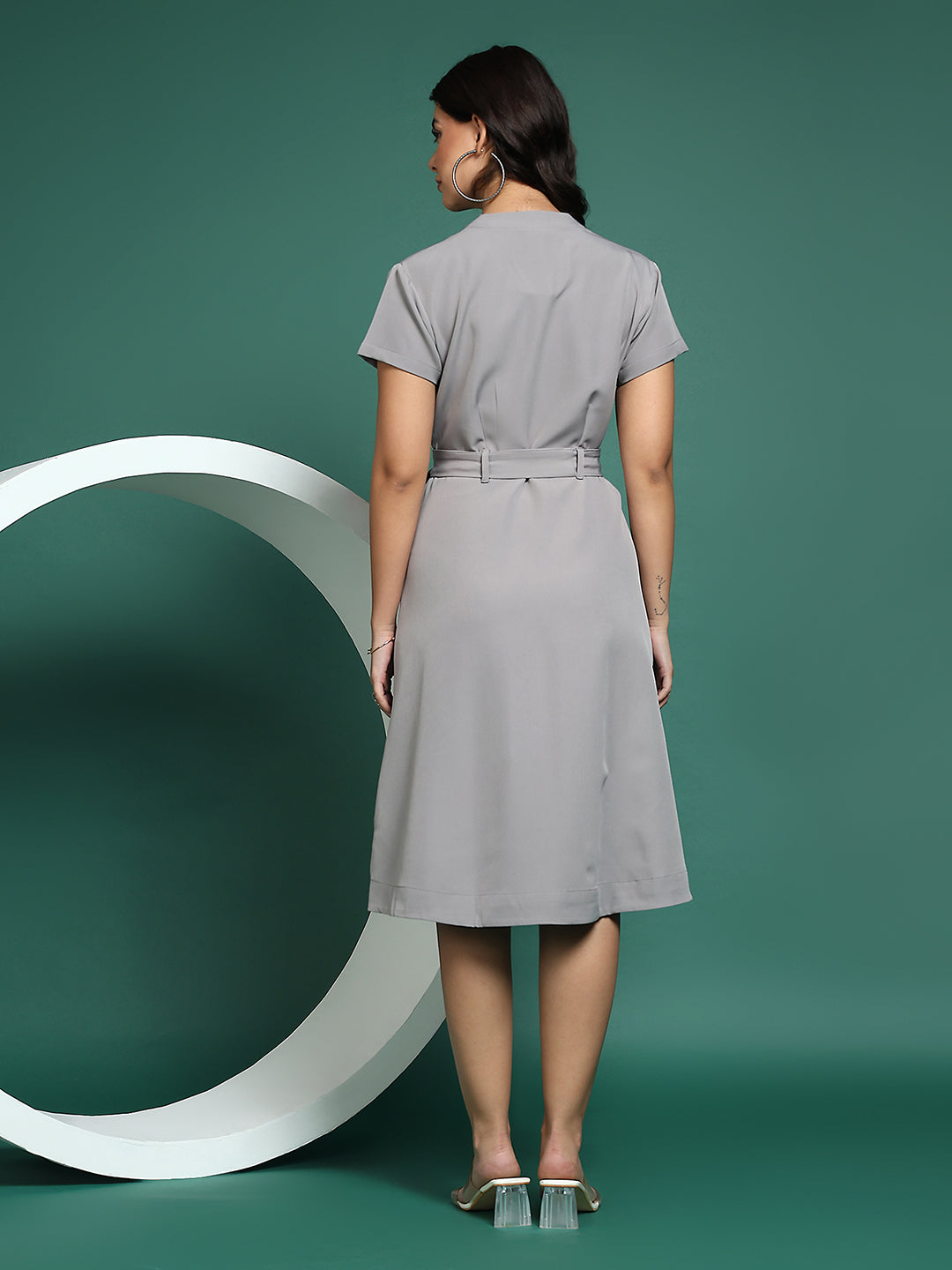 A-line dress with a waist tie-up