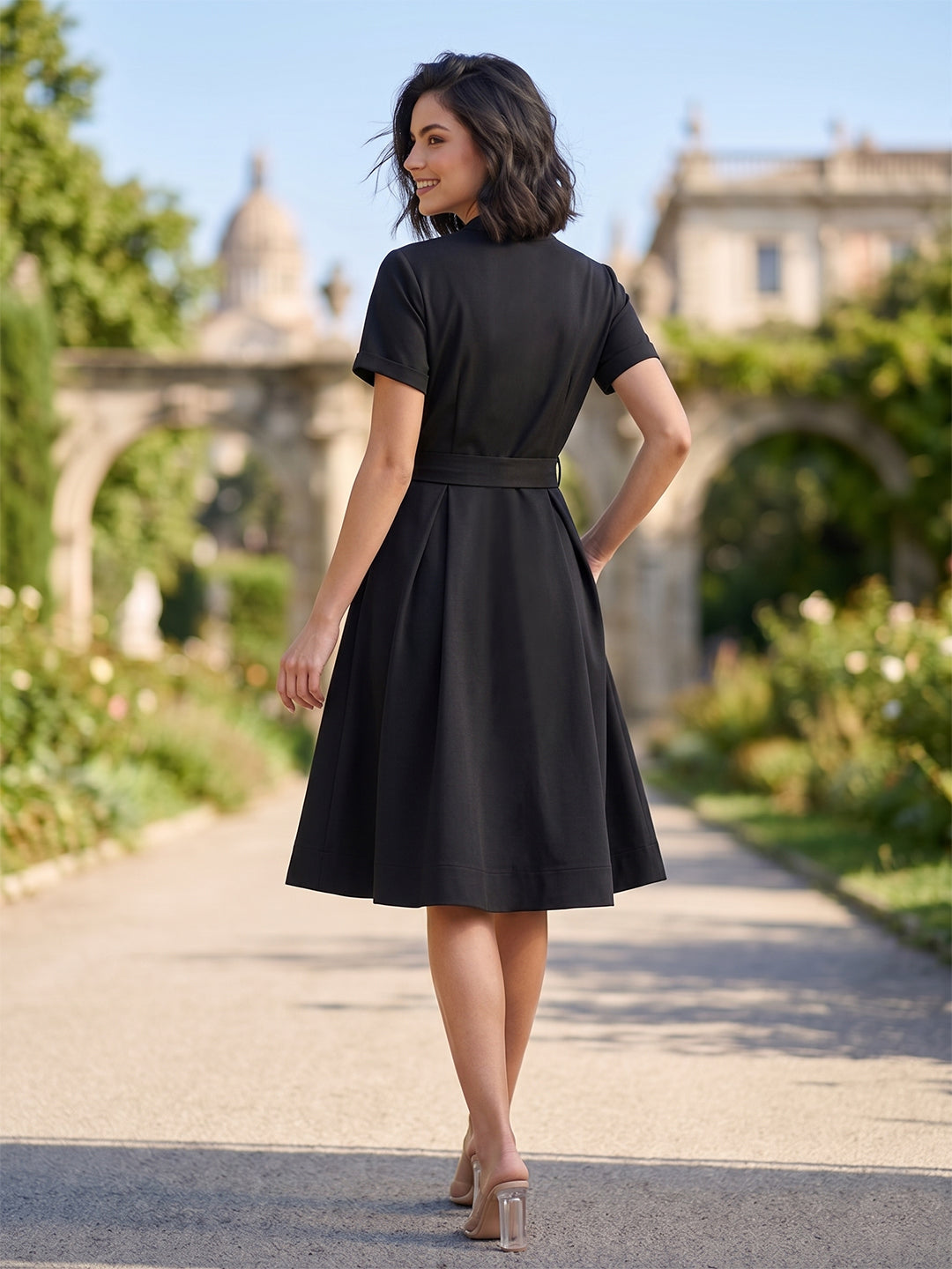 A-line dress with a waist tie-up