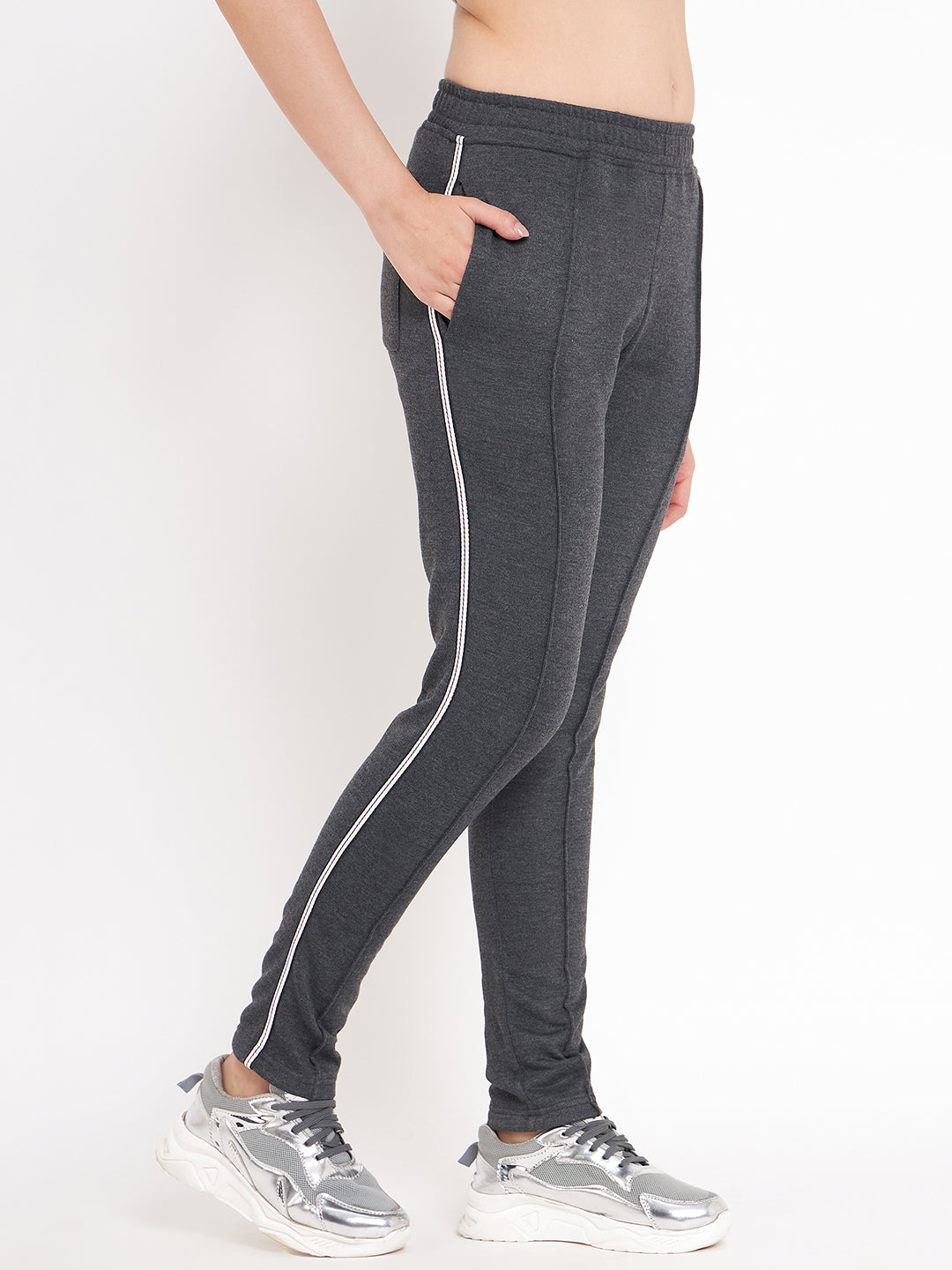 Women Mid-Rise Knitted Sports Track Pant with Pockets