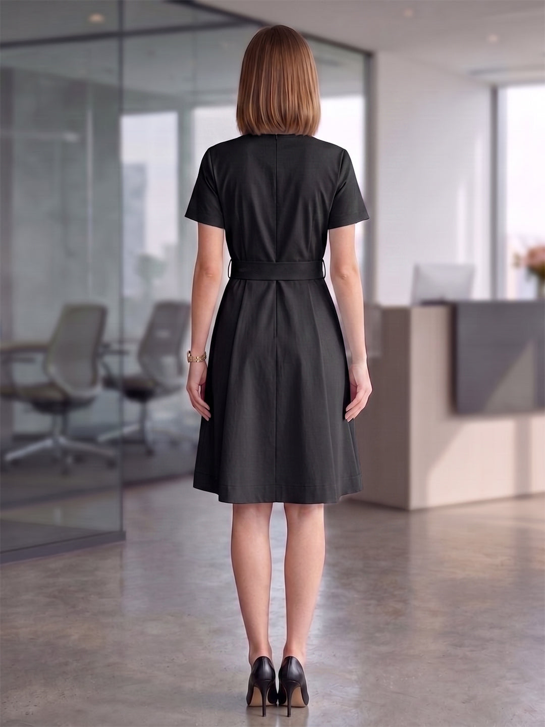 Cotton V-Neck dress with a waist tie-up