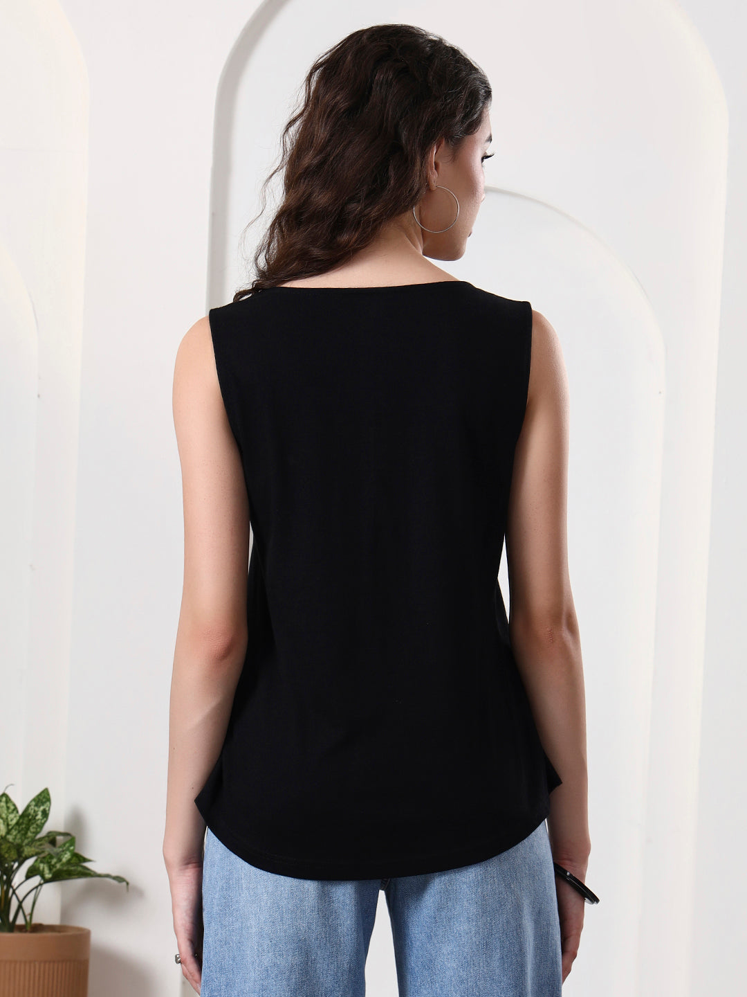Women Solid Scoop Neck Gathered Top