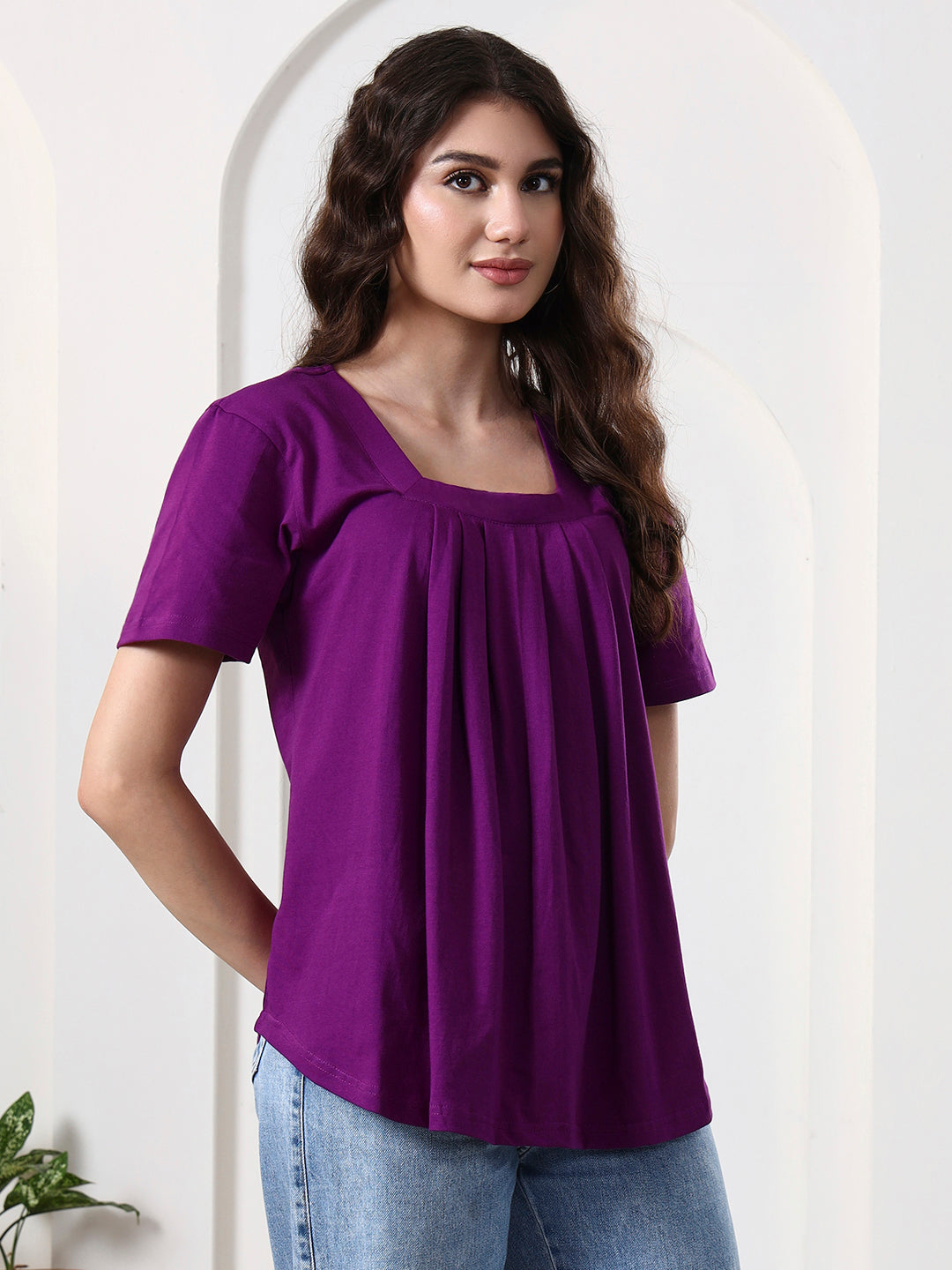 Women Solid Scoop Neck Gathered Top
