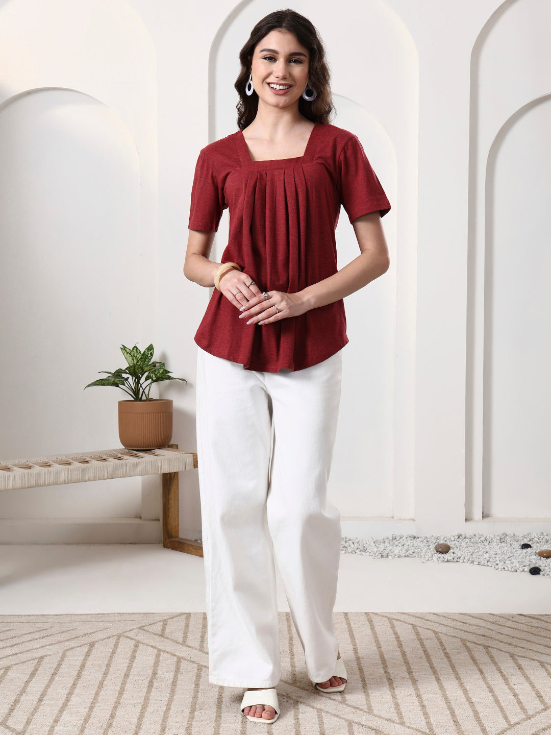 Women Solid Scoop Neck Gathered Top