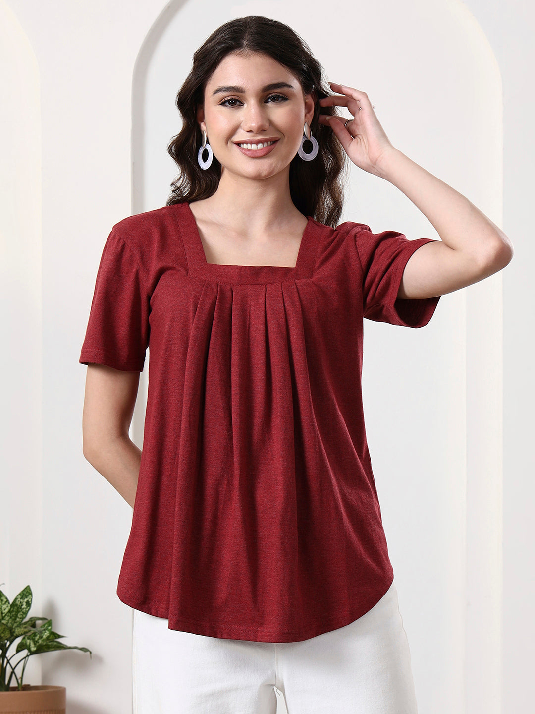 Women Solid Scoop Neck Gathered Top