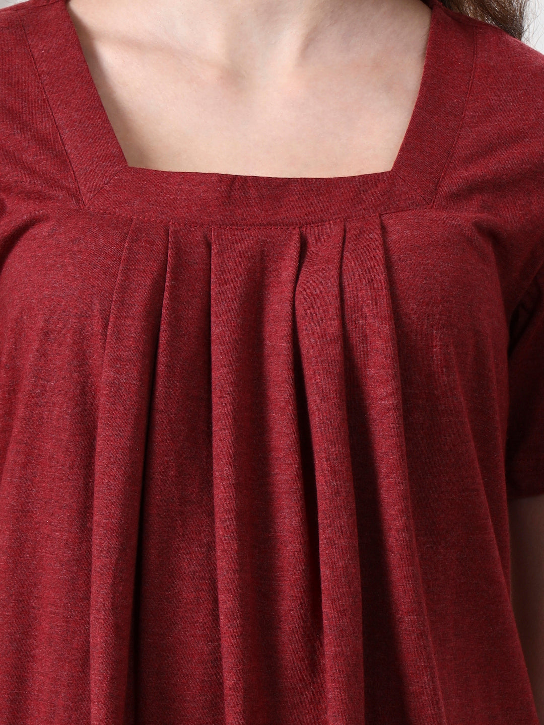 Women Solid Scoop Neck Gathered Top