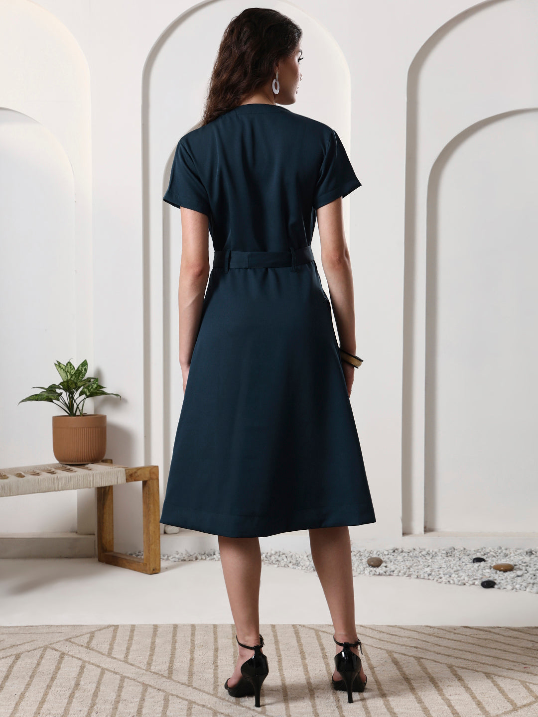 A-line dress with a waist tie-up