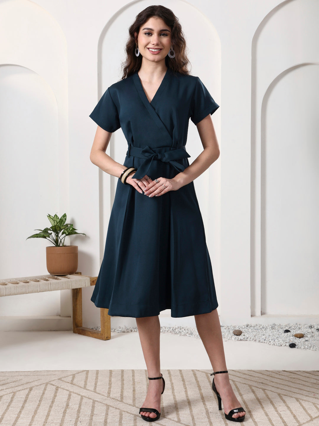 A-line dress with a waist tie-up